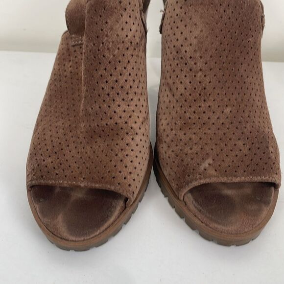 Franco Sarto Women’s 7.5 Faux Suede Slingback Block Heels Perforated Open Toe - Picture 2 of 8